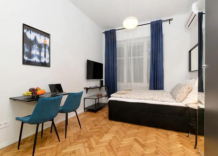 Boutique Central Apartments R611