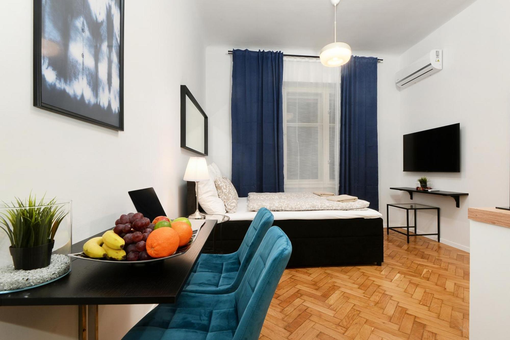Boutique R611 Budapesta
